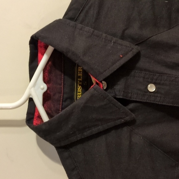 Rustler Shirt: White Pearl Snaps ( front & cuffs) Color Block - horse print - Picture 6 of 12